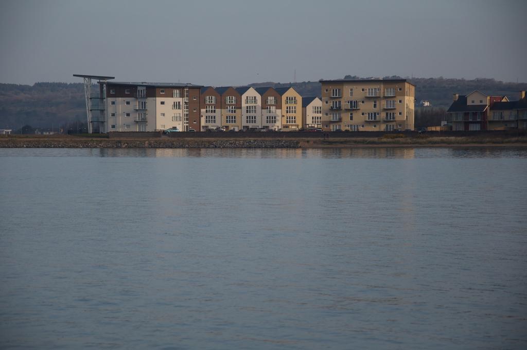 Traeth Bychan Apartment Llanelli Exteriör bild